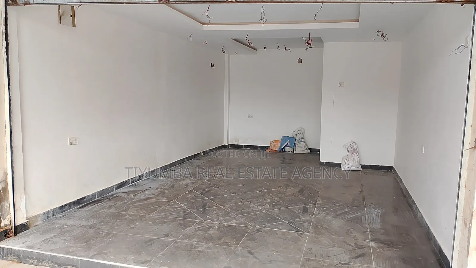 Shop Space for Rent at Musuku. in Kwabenya
