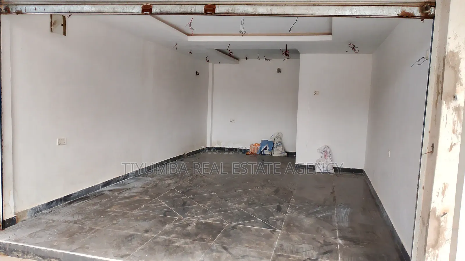 Shop Space for Rent at Musuku. in Kwabenya