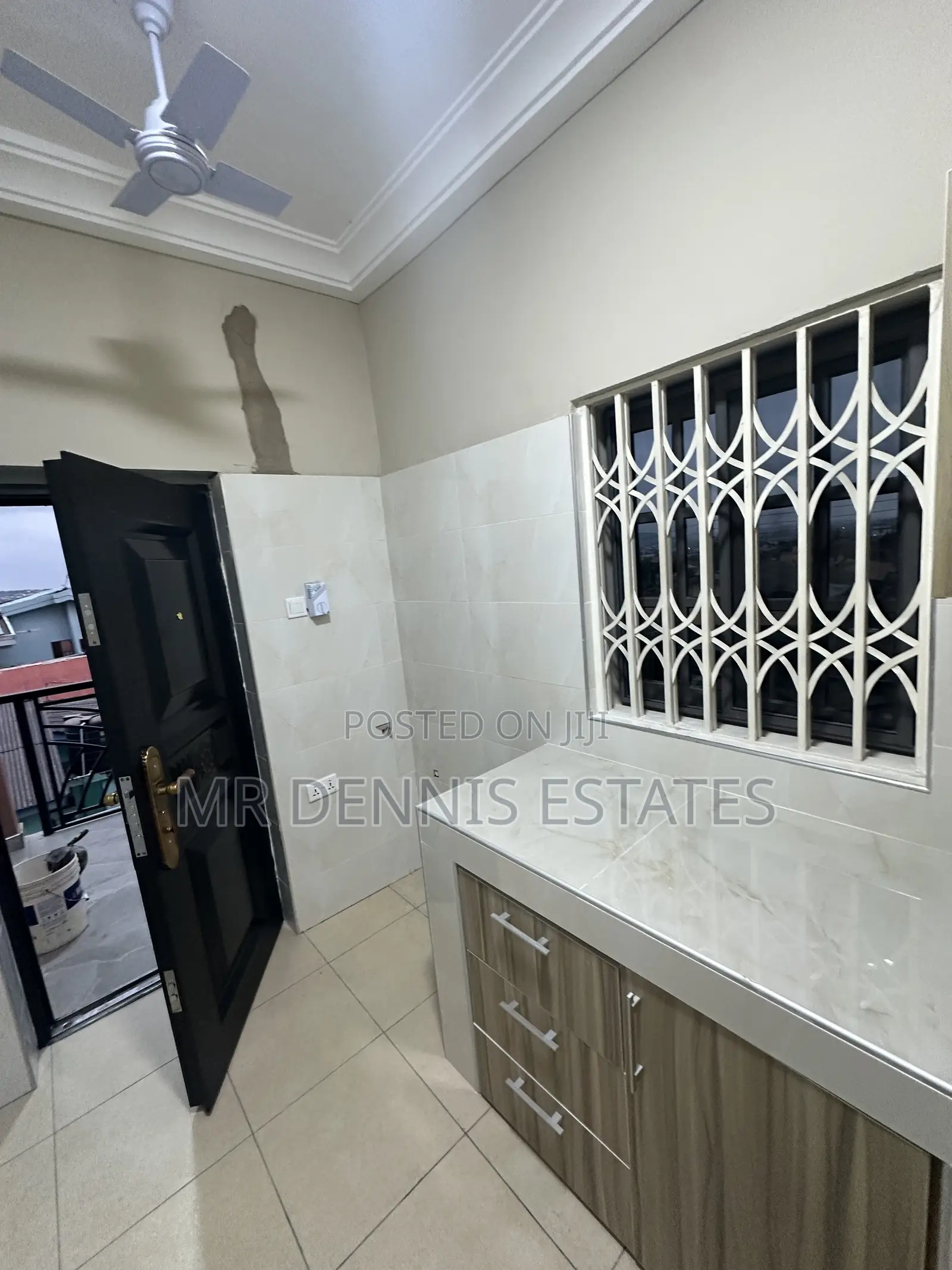 1bdrm Apartment in Westhills Mall for rent in West Hills Mall Area