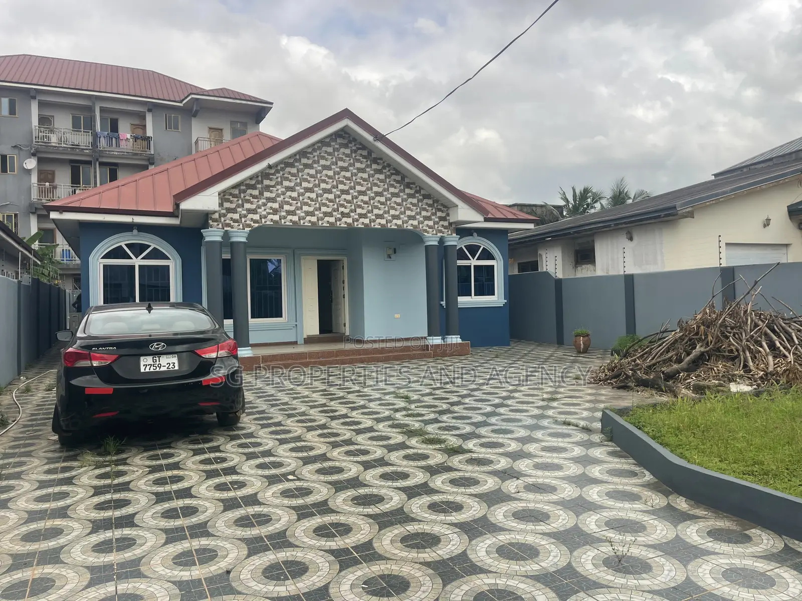 3bdrm House in Batsonaa, Baatsona Total for rent in Baatsona Total