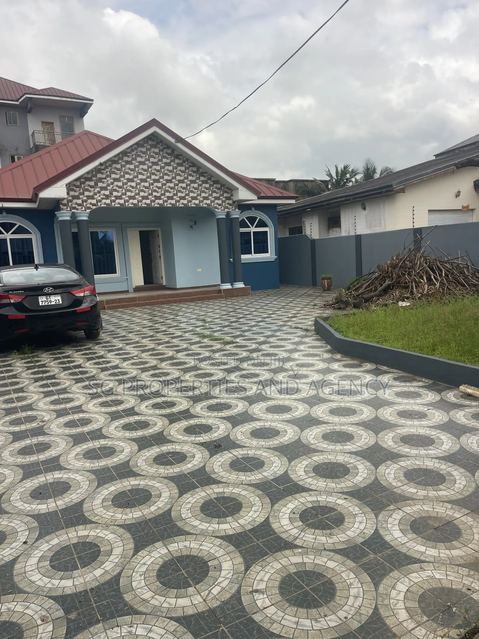 3bdrm House in Batsonaa, Baatsona Total for rent in Baatsona Total