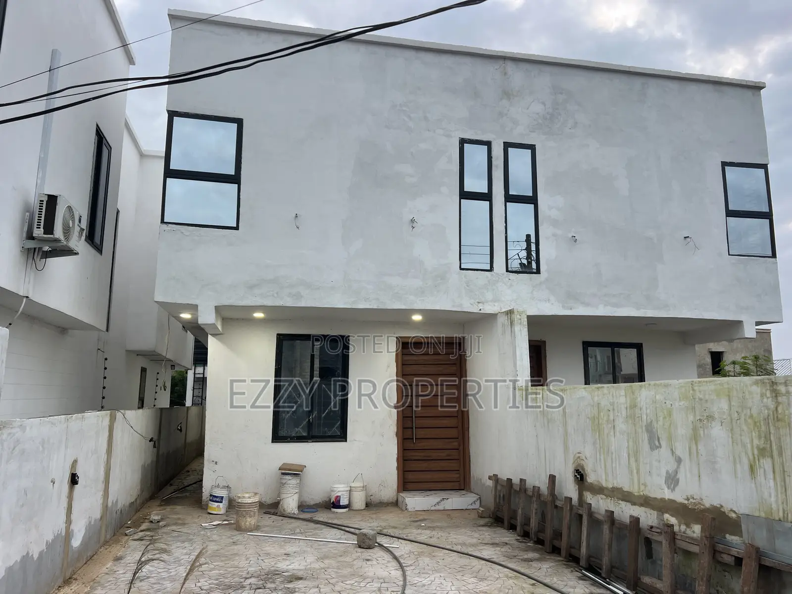 3bdrm Duplex in East Legon Hills for sale in Ga East Municipal