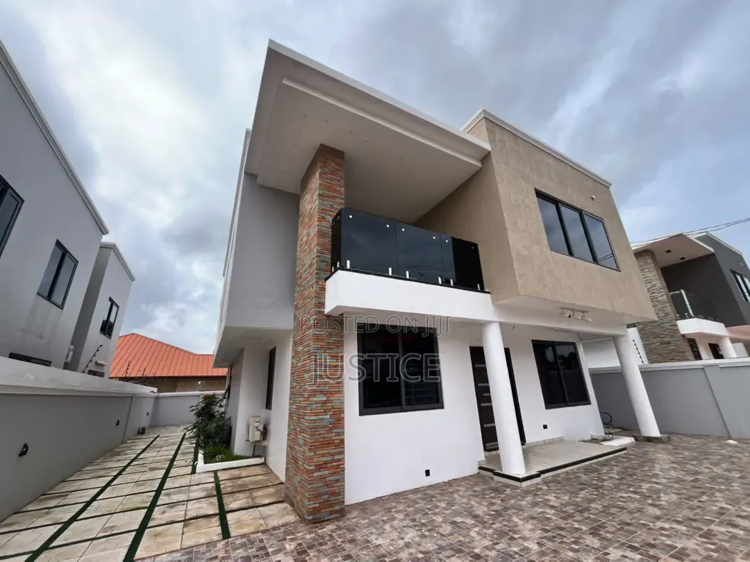 4bdrm Duplex in East Legon Hills, Otano for rent in Otano