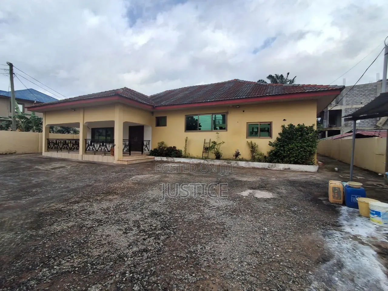 Spacious 5 Beds House for Office in Police Station