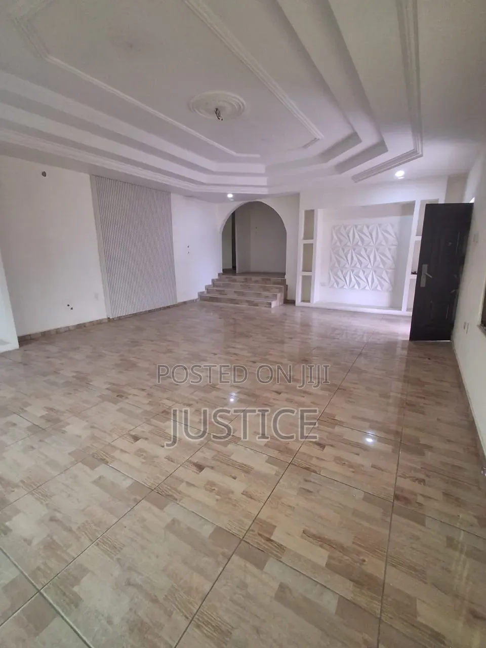 Spacious 5 Beds House for Office in Police Station