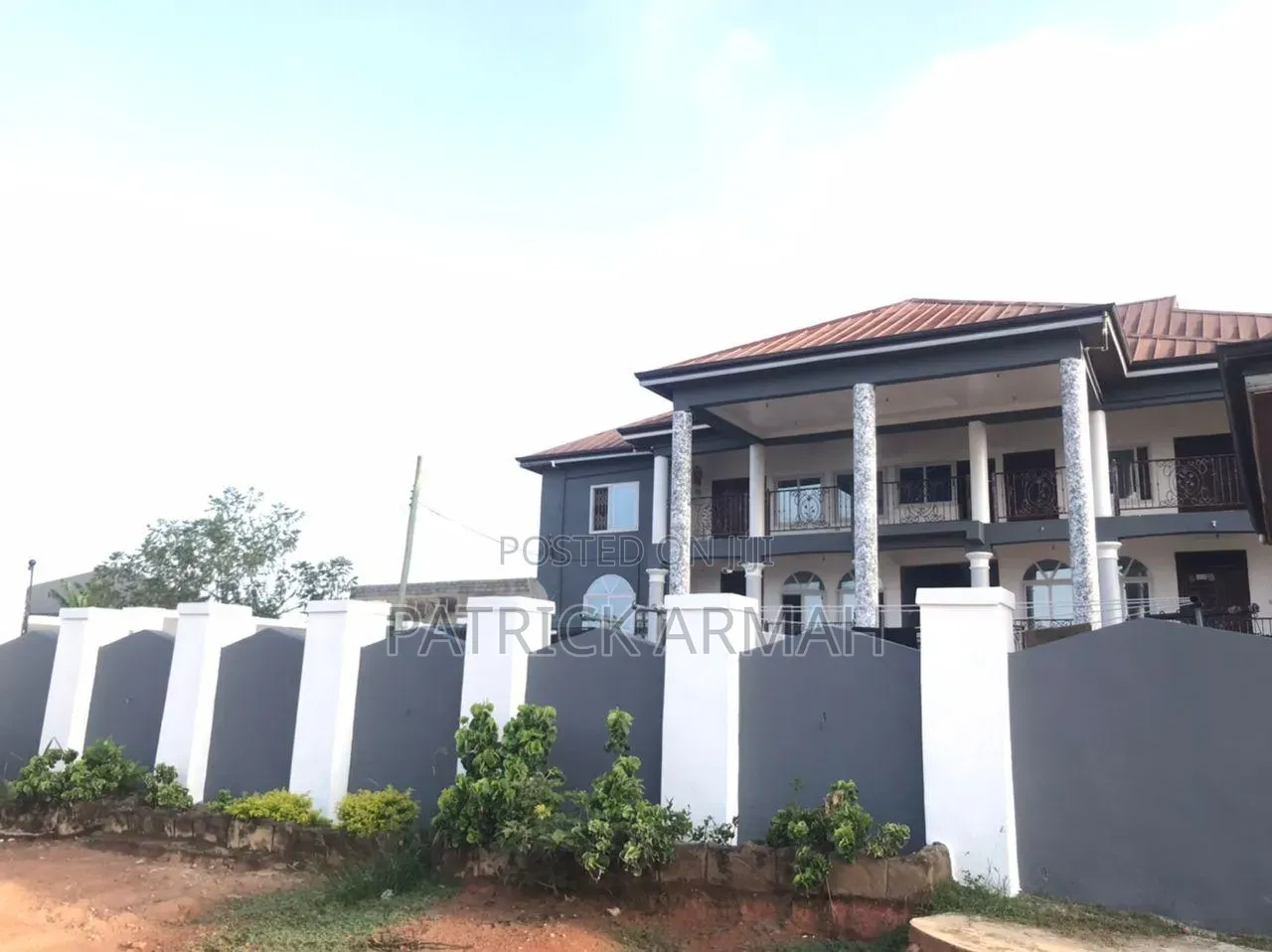 8bdrm Block of Flats in Kumasi Metropolitan for sale in Kumasi Metropolitan