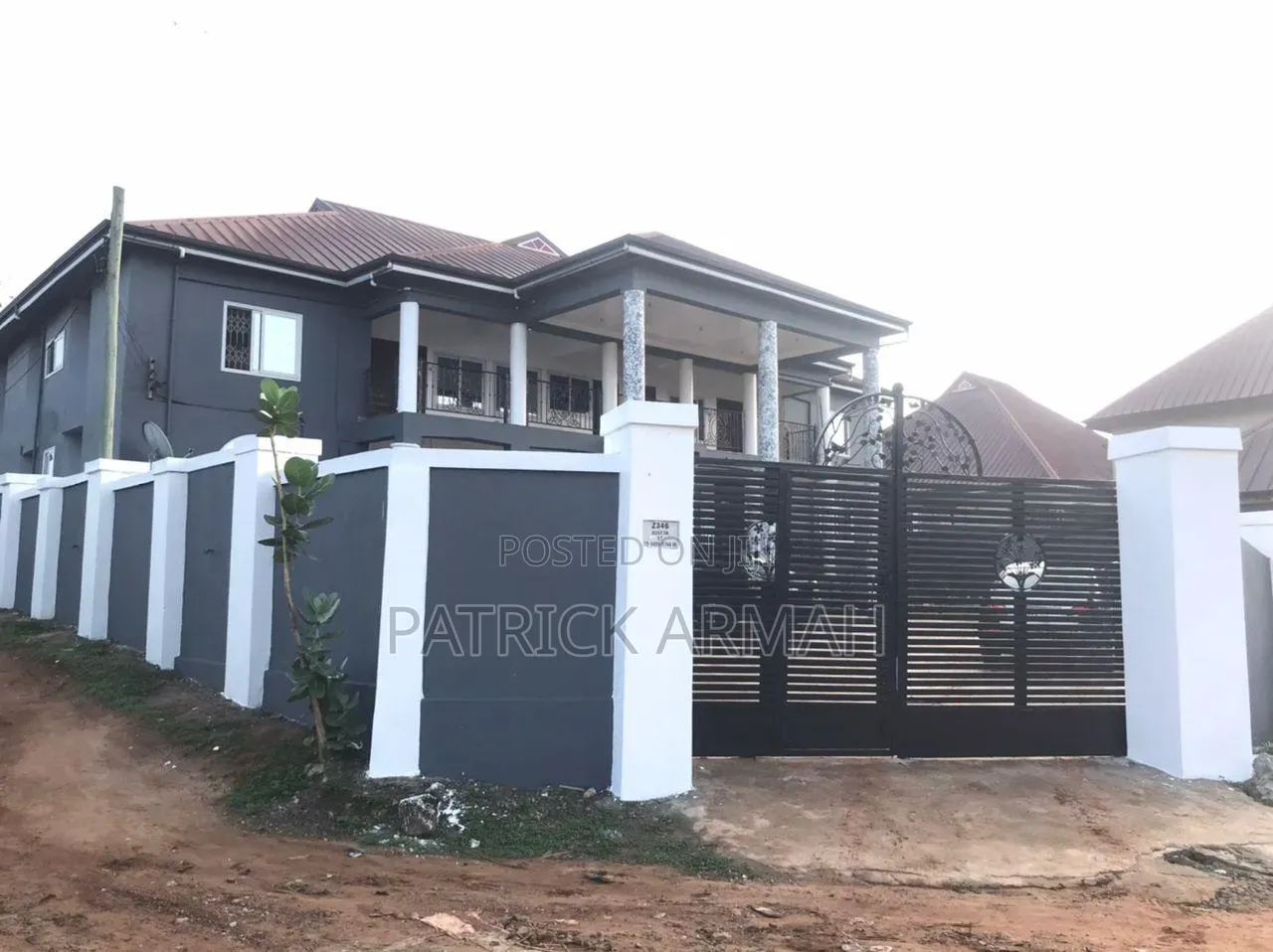 8bdrm Block of Flats in Kumasi Metropolitan for sale in Kumasi Metropolitan