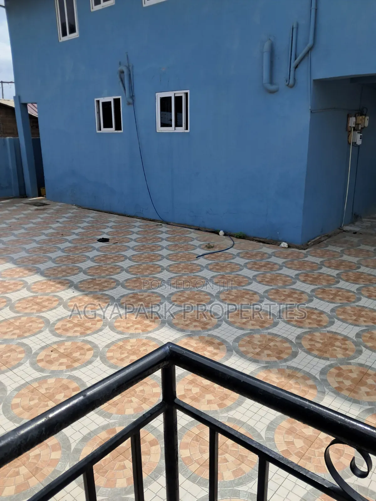 6bdrm House in Sapeiman, Amasaman for sale in Amasaman