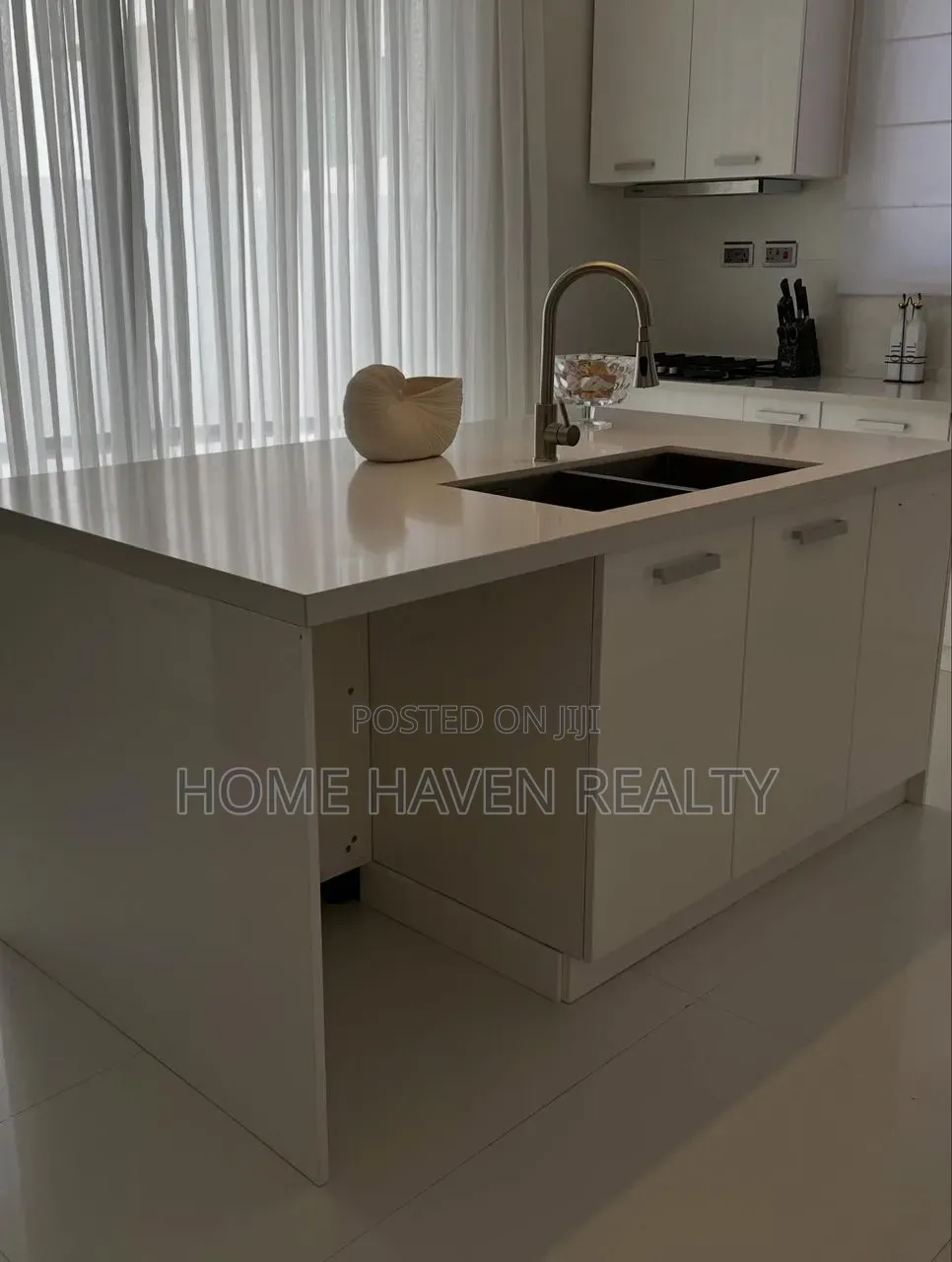 Furnished 5bdrm House in East Legon, Boundary Road Area for sale in Boundary Road Area
