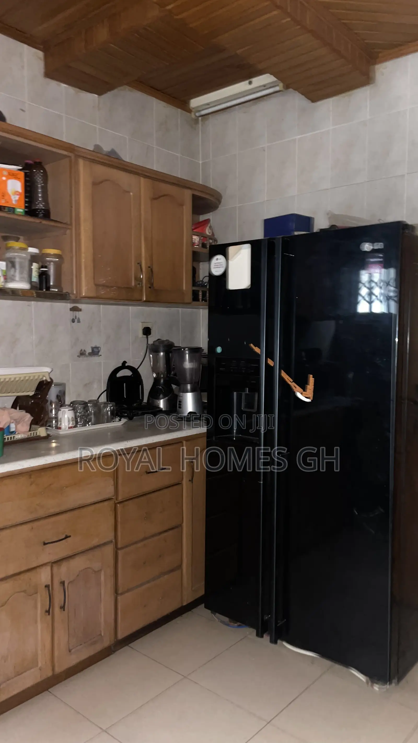 6bdrm Apartment in Royal Homes Gh, East Legon for rent in East Legon