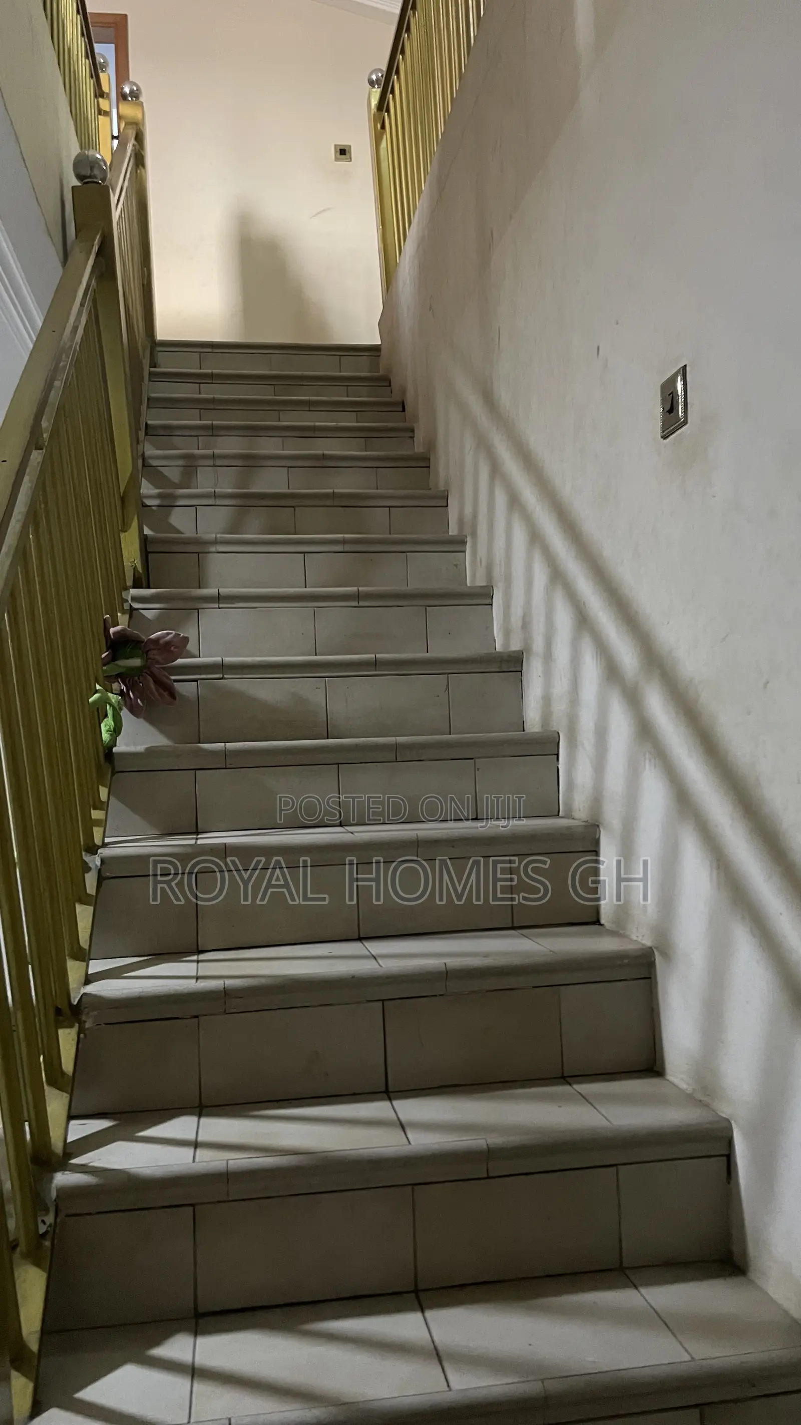6bdrm Apartment in Royal Homes Gh, East Legon for rent in East Legon