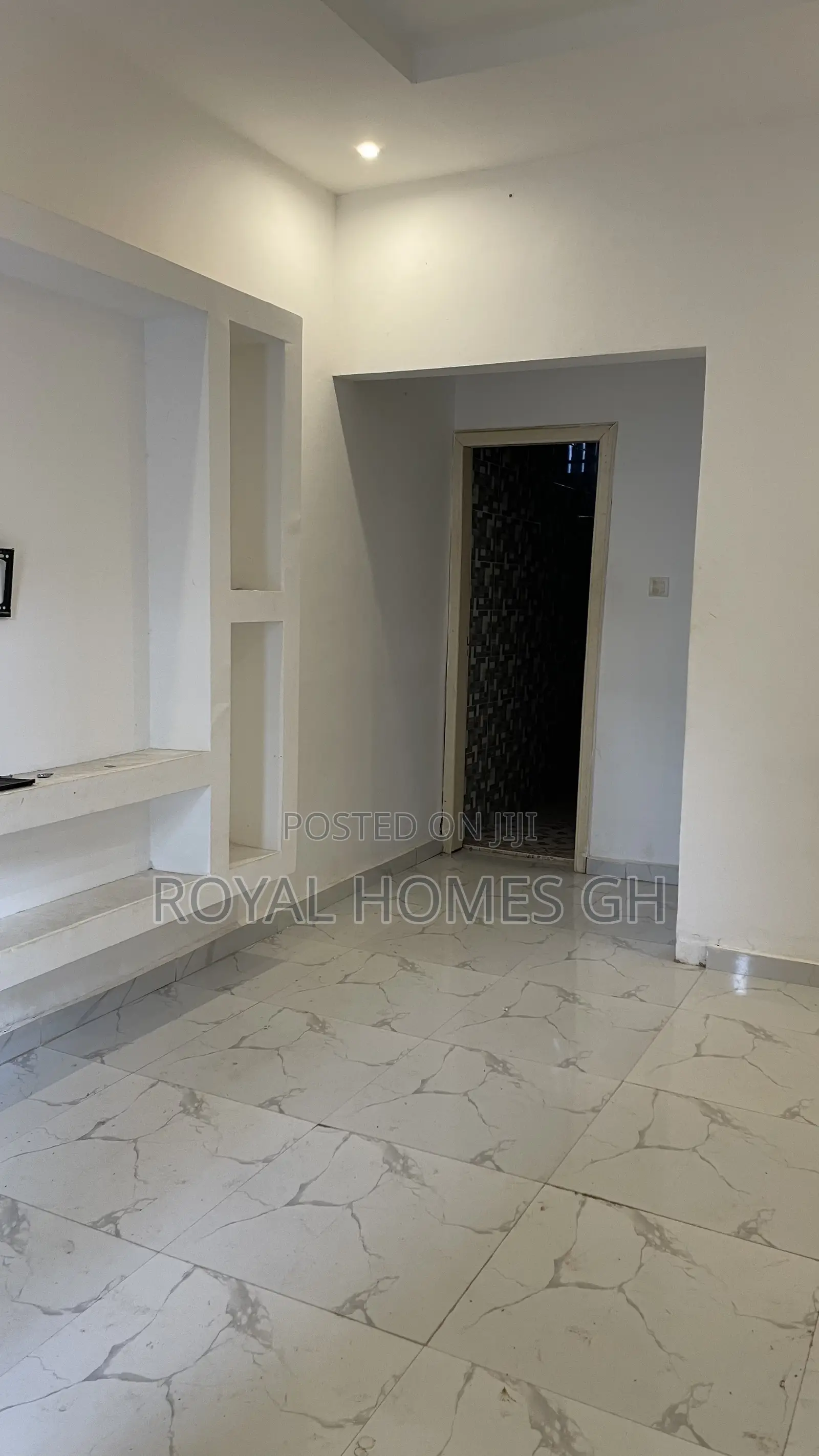 1bdrm Apartment in Royal Homes Gh, East Legon for rent in East Legon