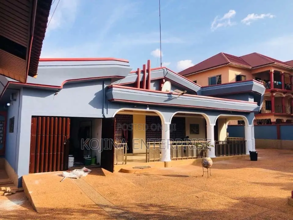Spacious 4-Bedroom Full House for Rent in Kumasi Metropolitan