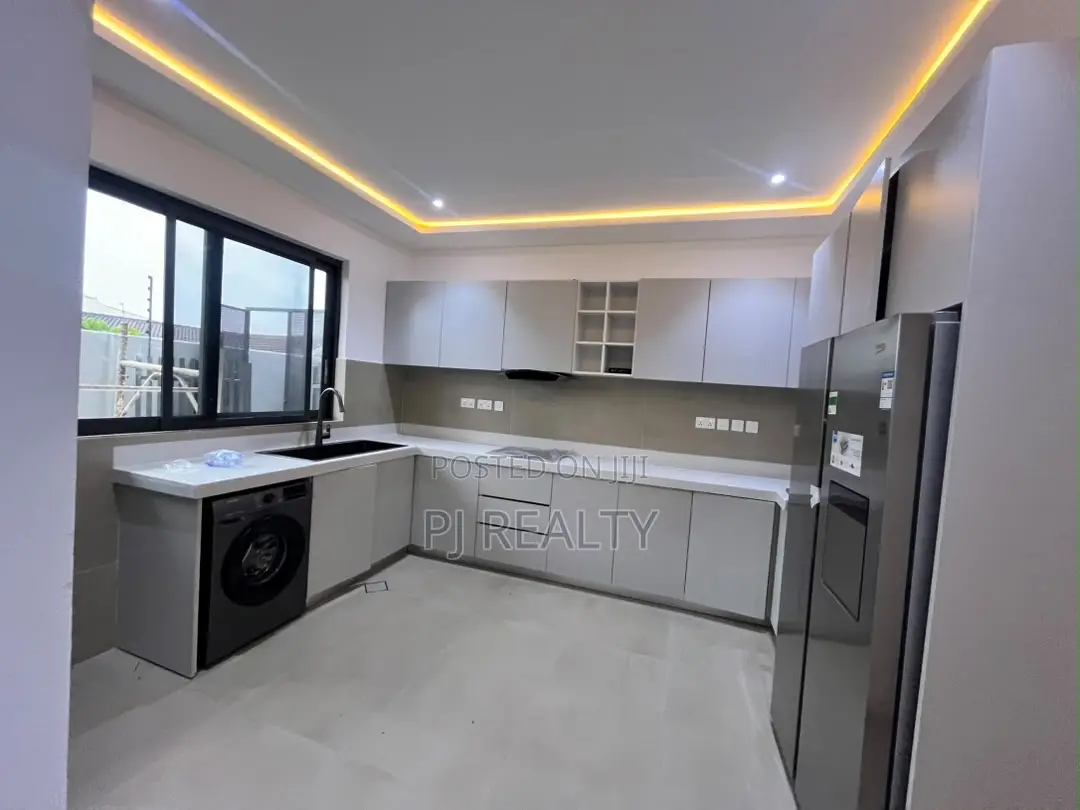4bdrm Townhouse / Terrace in East Legon for rent in East Legon