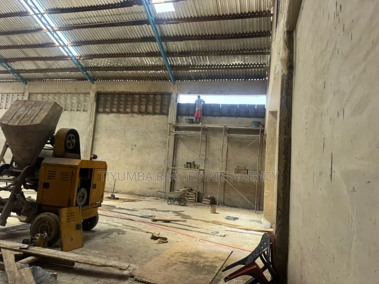 500sqm Warehouse Space at Achimota Abc in Mile 7