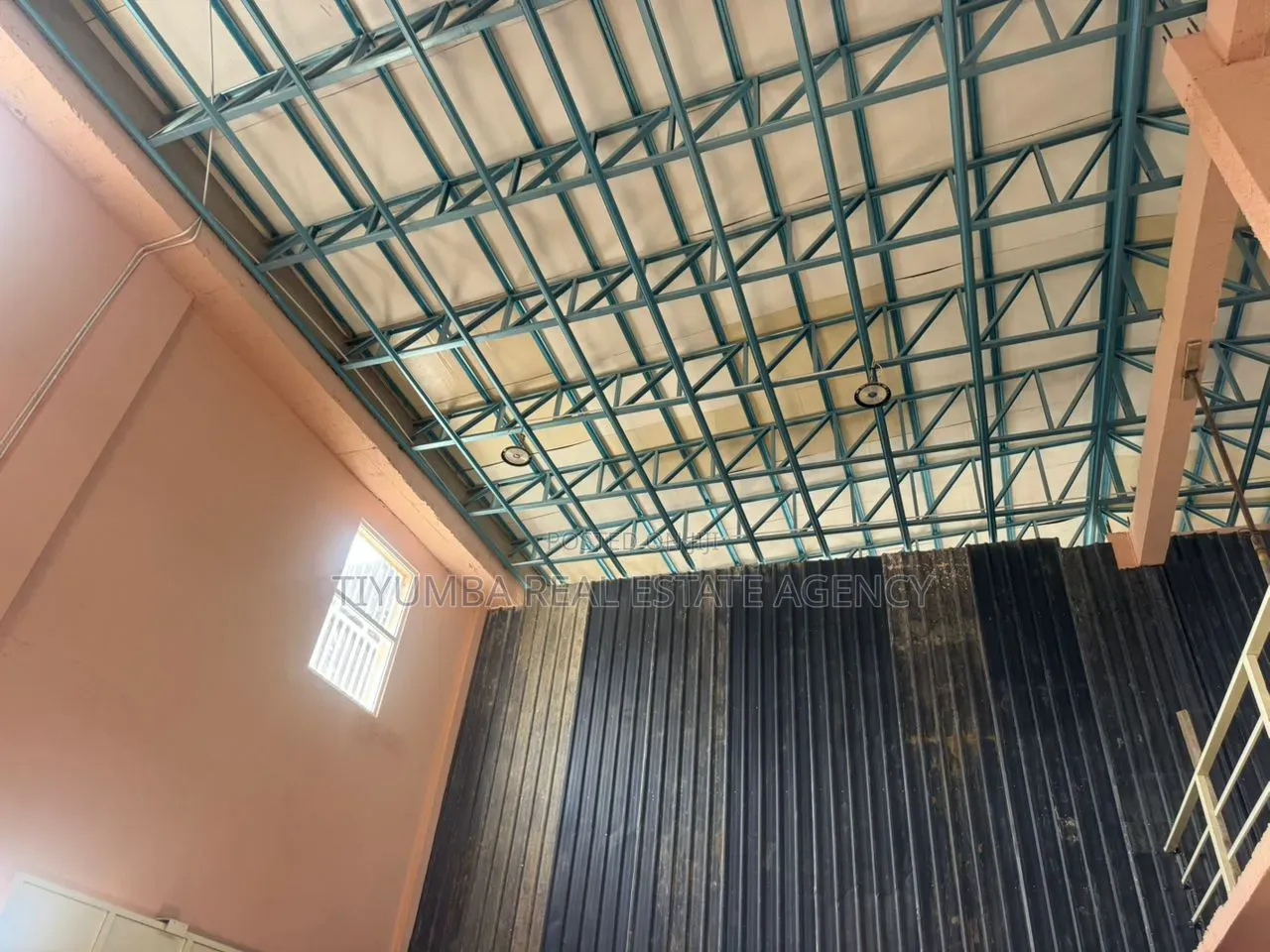 400sqm Warehouse at Tesano. in Abeka