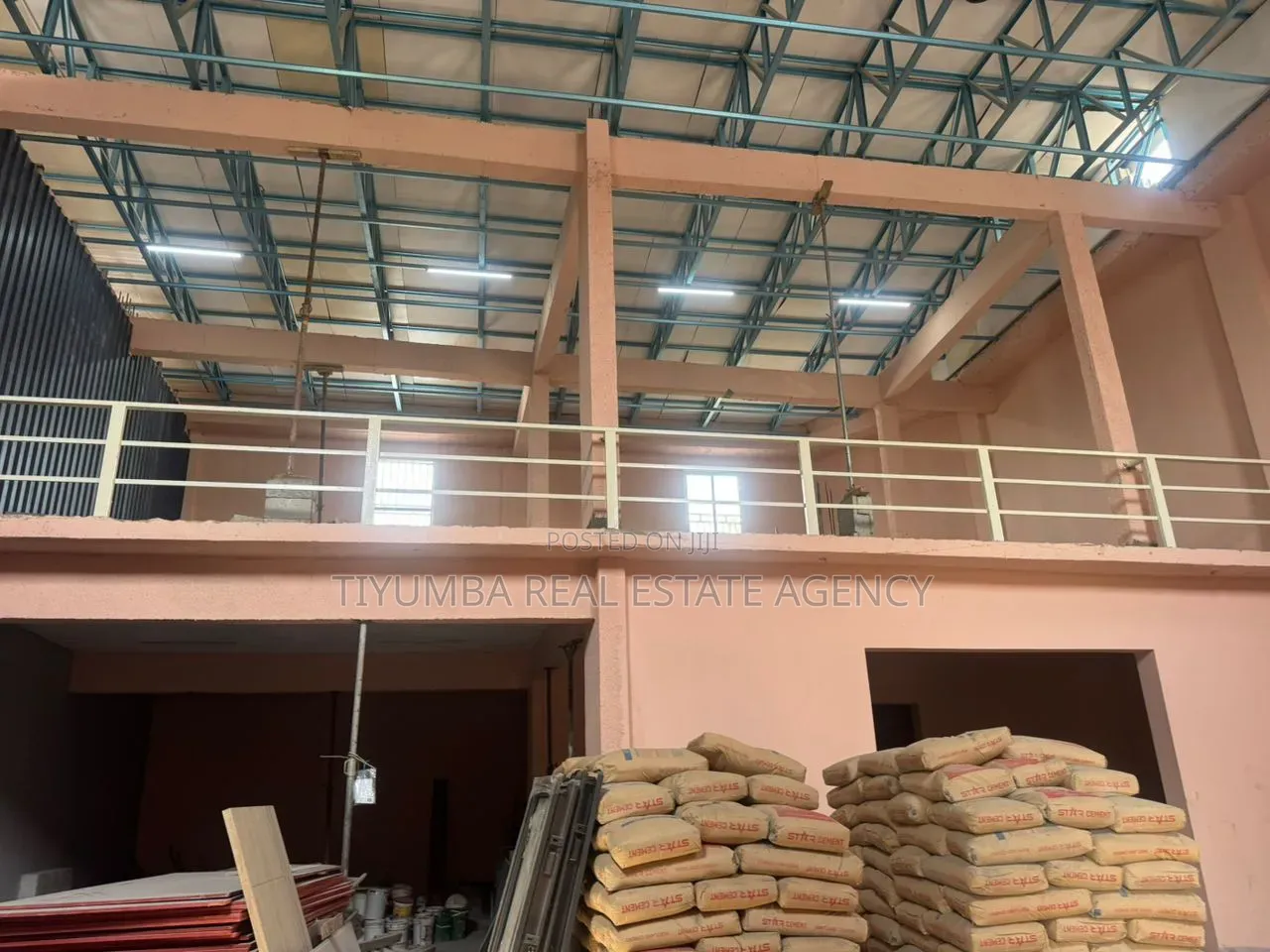 400sqm Warehouse at Tesano. in Abeka