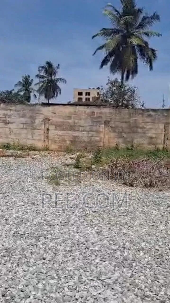 Hot Sales a 0.19 Acre Land for Sale (768.903 Square Metres) Kokomlem in Heavy Do Area