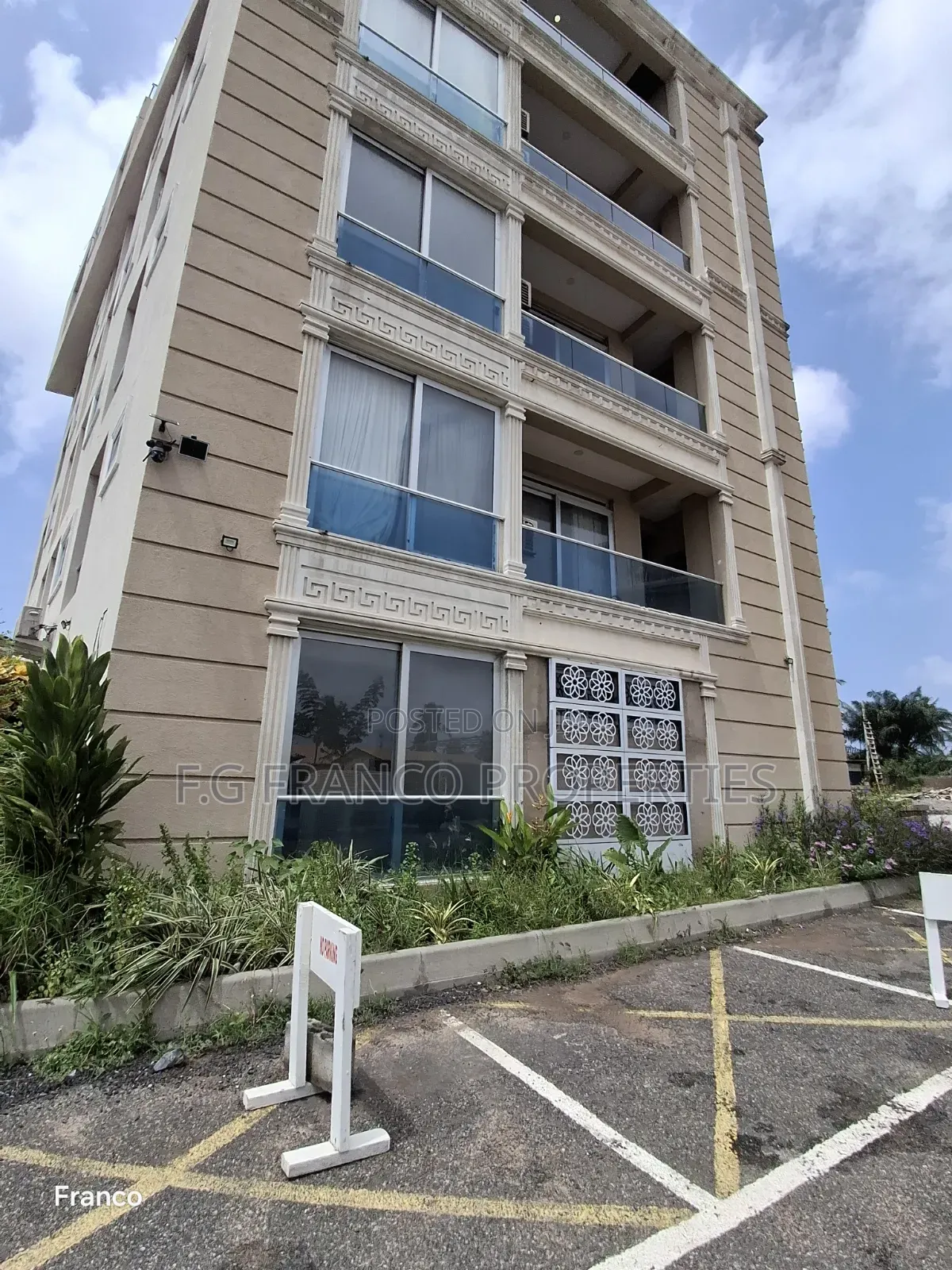Furnished 3bdrm Apartment in Kg.Franco Properties, Addogonno for sale in Addogonno