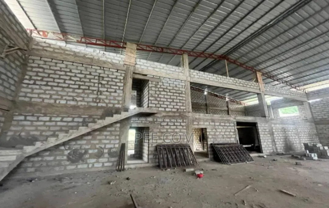 *A 1,000 Square Metres Uncompleted Warehouse With Offices For Sale in Nsawam Adoagyiri Municipal