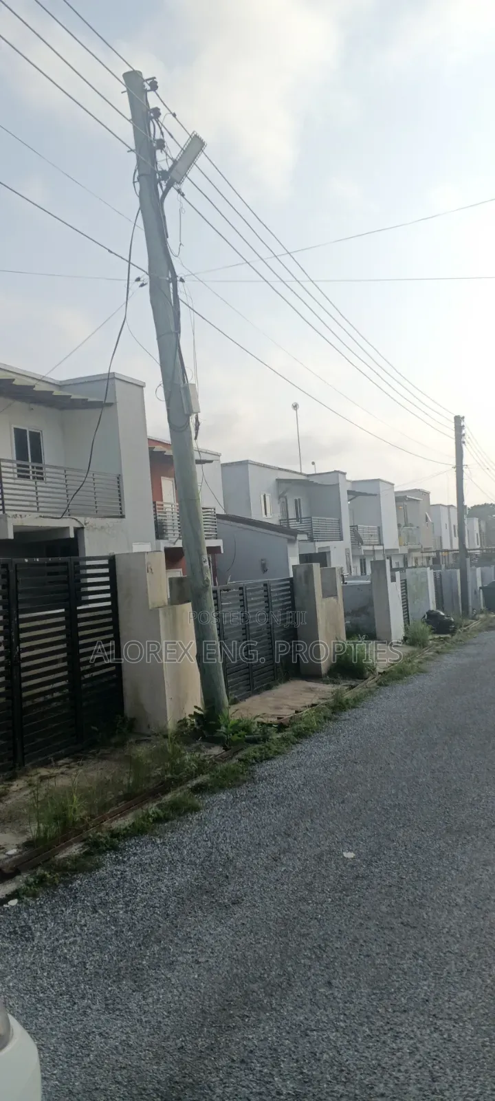 2bdrm Duplex in Oyarifa, Pentecost for sale in Pentecost