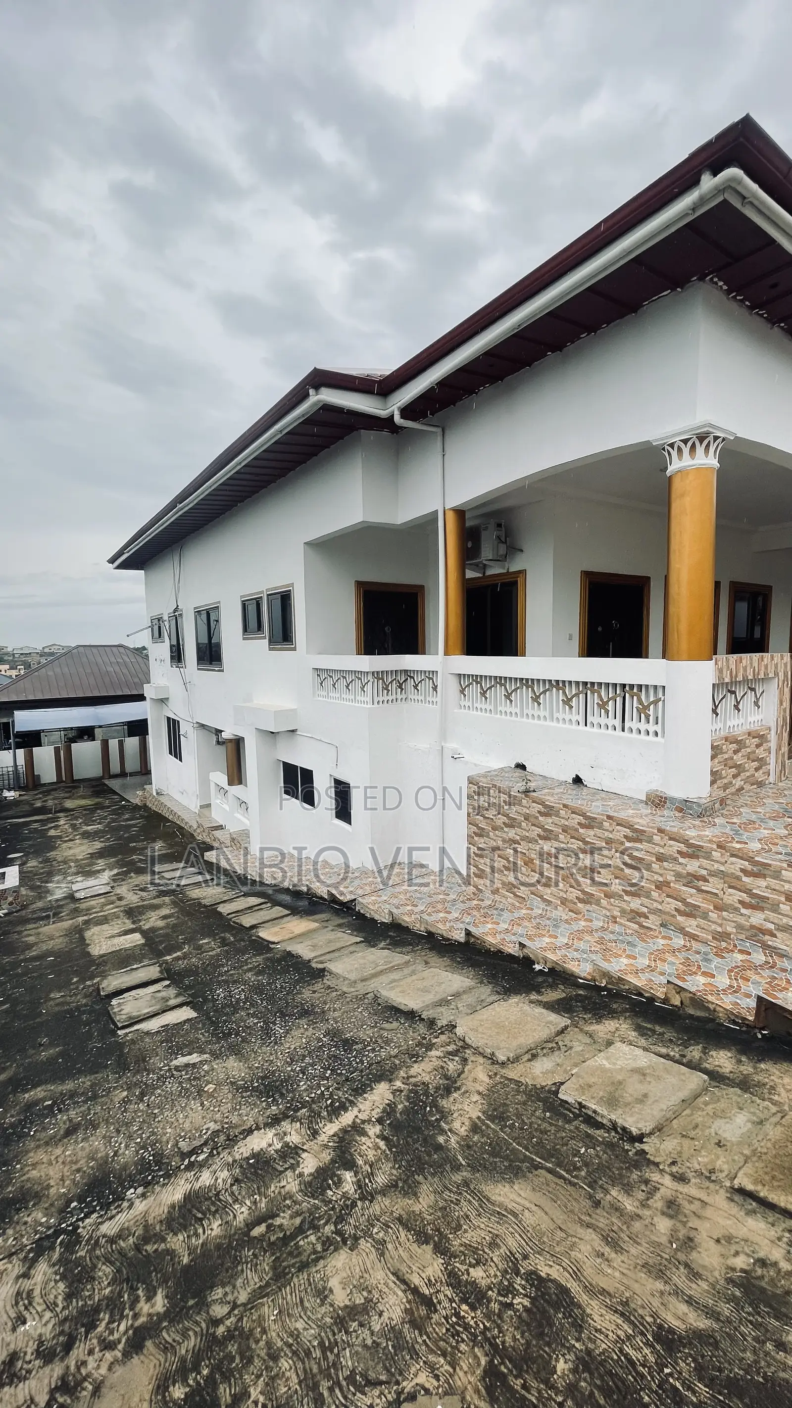 3bdrm Apartment in Awoshie for rent in Awoshie