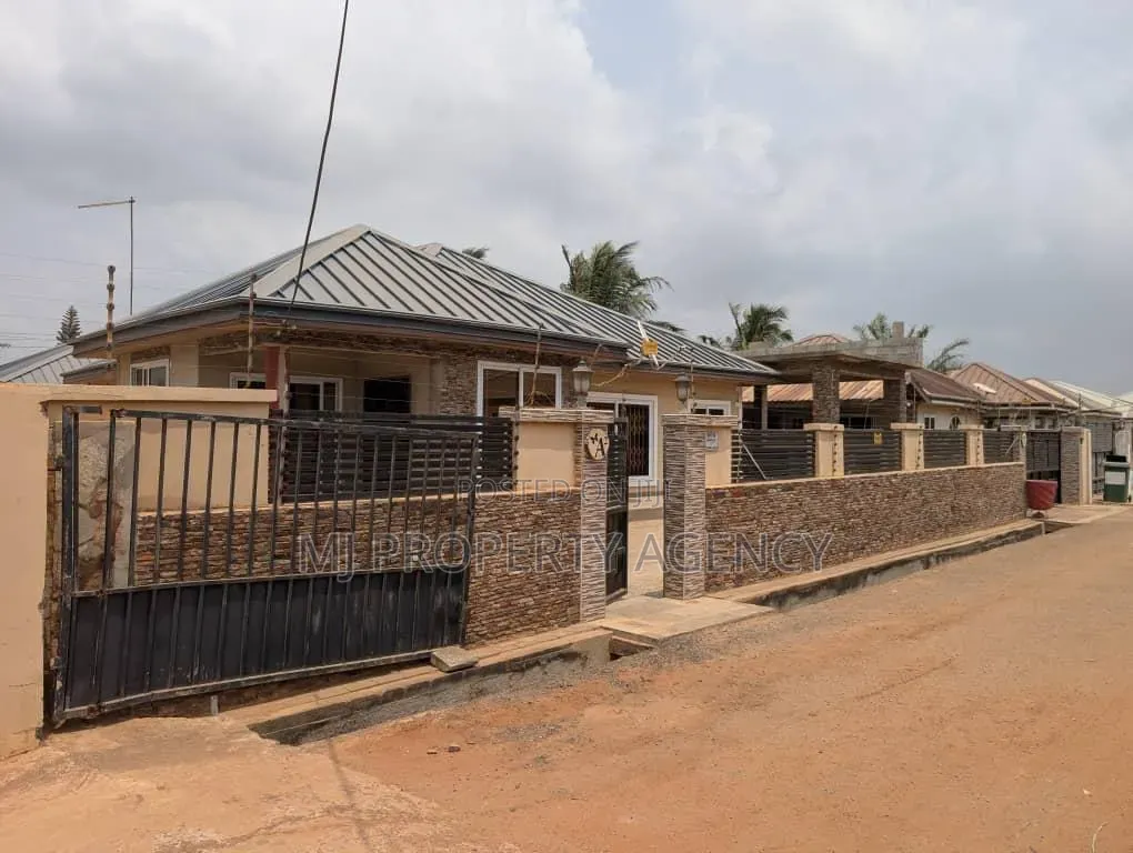 3bdrm House in Noble Estate, Prampram for sale in Prampram