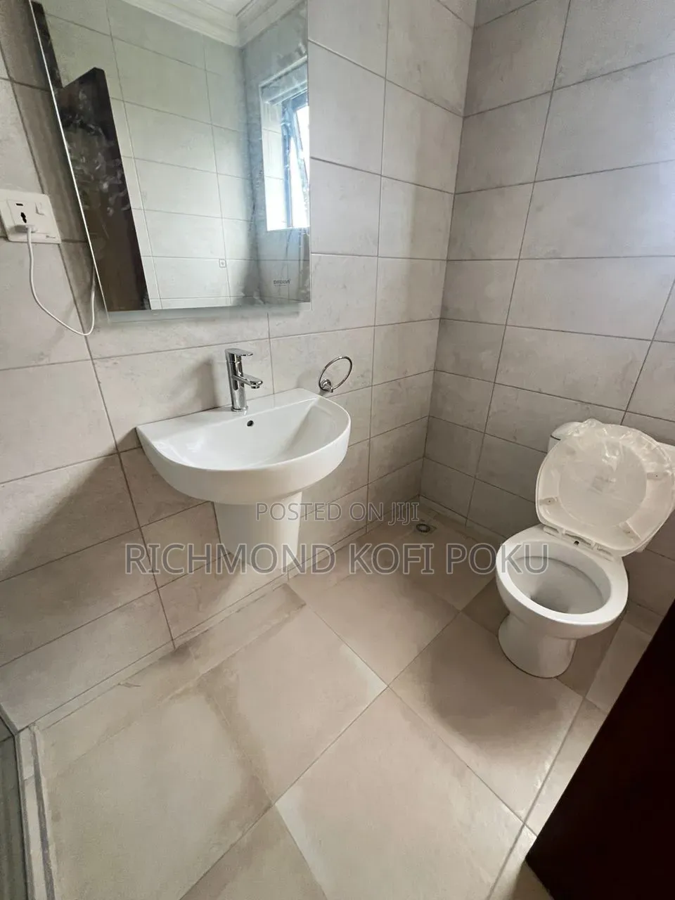 2bdrm Apartment in Kofi'S Realty, Baatsona Total for rent in Baatsona Total