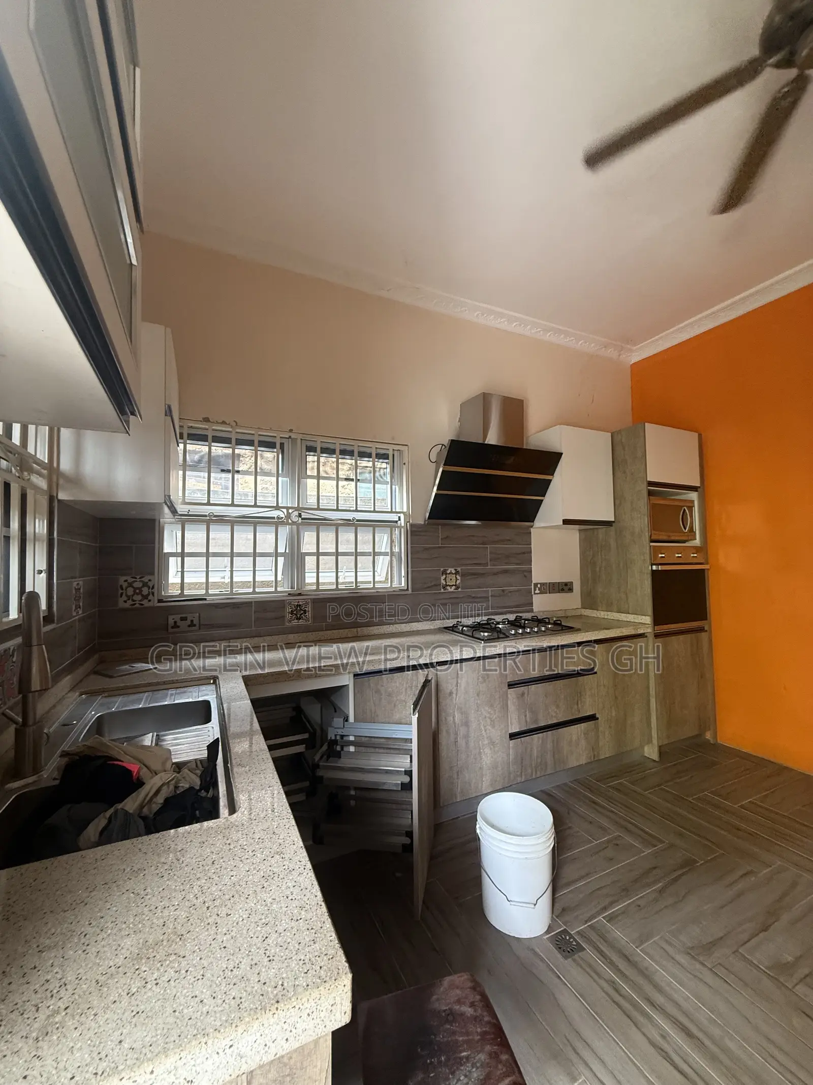 4bdrm Duplex in West Hills Mall Area for sale in West Hills Mall Area