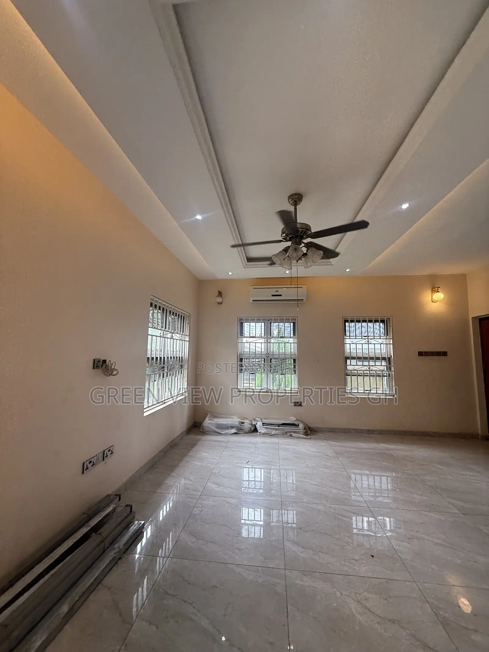 4bdrm Duplex in West Hills Mall Area for sale in West Hills Mall Area