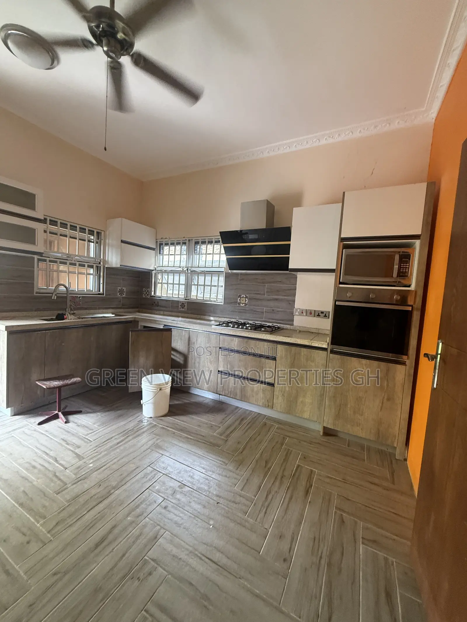 4bdrm Duplex in West Hills Mall Area for sale in West Hills Mall Area