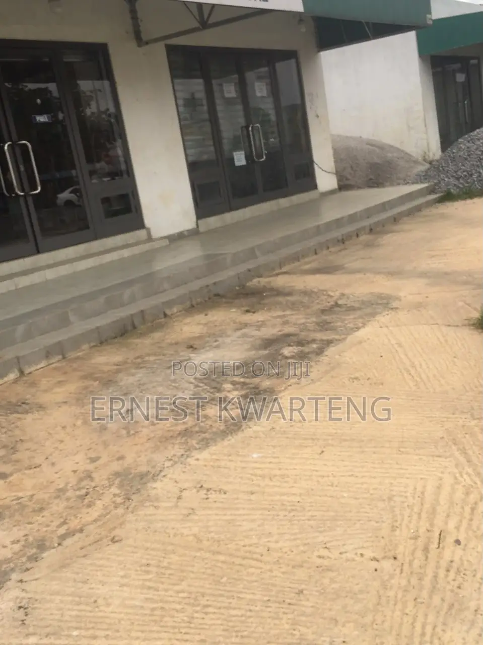 Shop to Let in East Legon