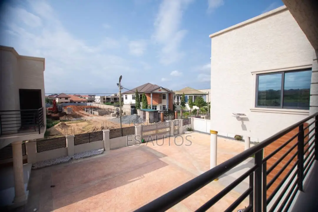 4bdrm House in Es, Community 25 for sale in Community 25
