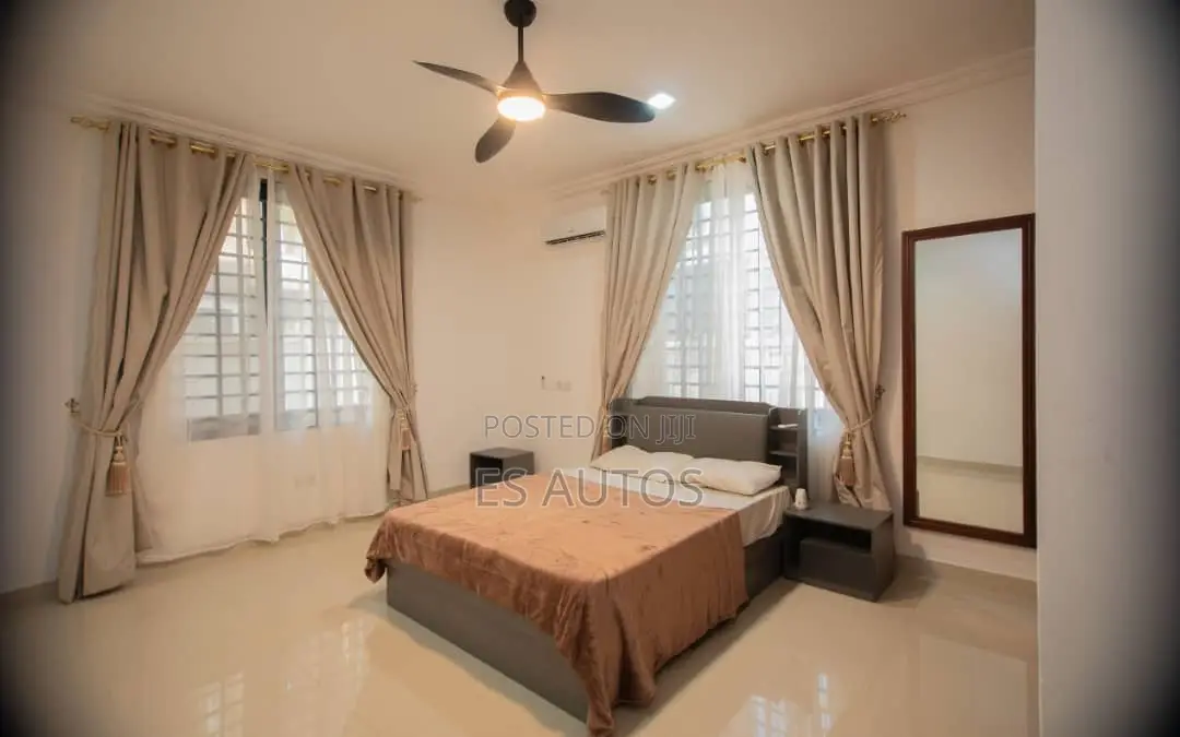 4bdrm House in Es, Community 25 for sale in Community 25