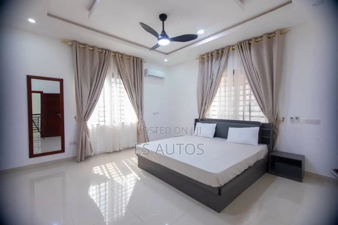 4bdrm House in Es, Community 25 for sale in Community 25