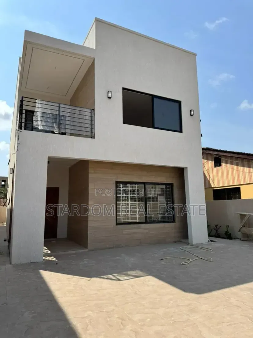 4bdrm Duplex in Spintex Community 18, Lashibi for sale in Lashibi
