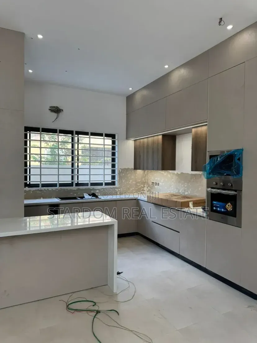 4bdrm Duplex in Spintex Community 18, Lashibi for sale in Lashibi