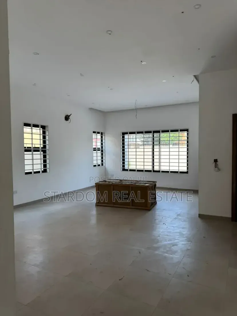 4bdrm Duplex in Spintex Community 18, Lashibi for sale in Lashibi