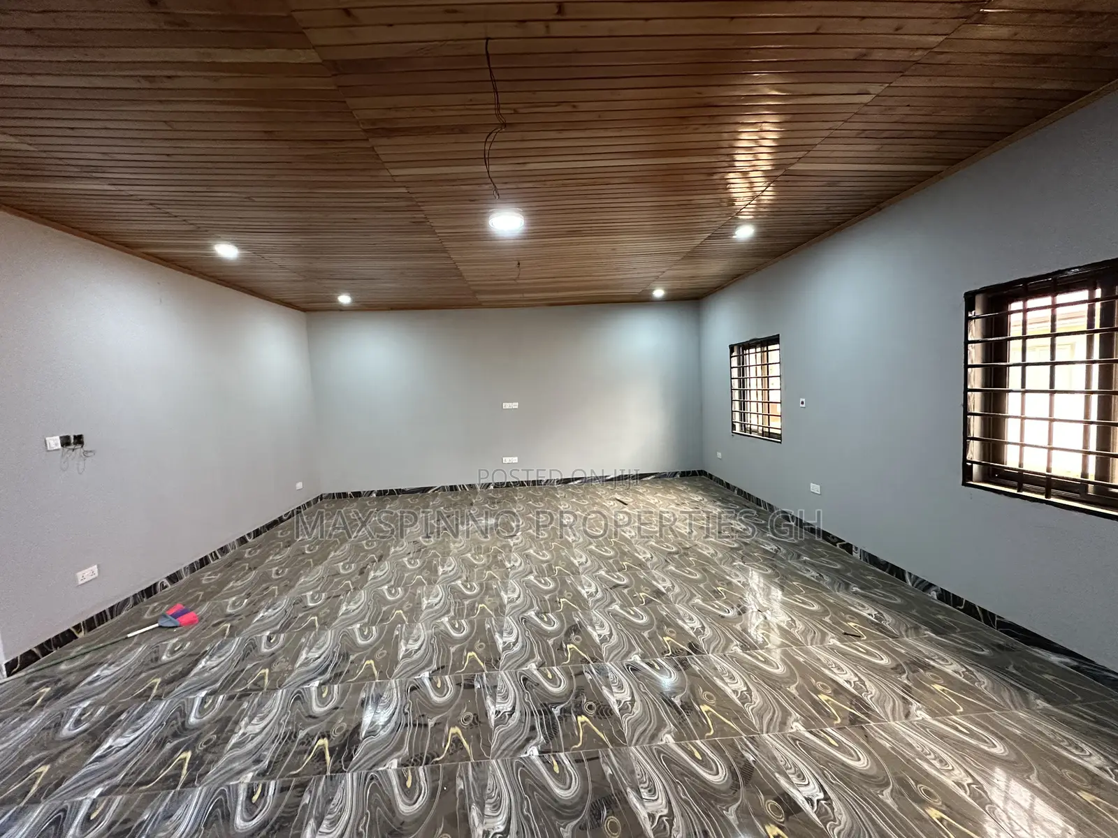 2bdrm Apartment in Maxspinno Properties, Little Roses Area for rent in Little Roses Area