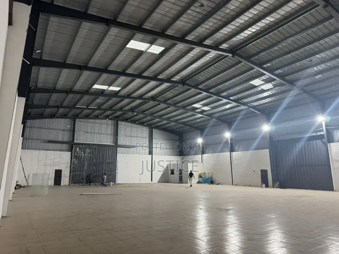 1000sqm Capacity Warehouse West Legon in Christian Village