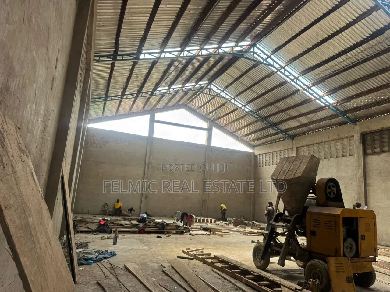 500sm Warehouse With 2 Units of 2 Bedroom at Achimota for Rent in Neoplan