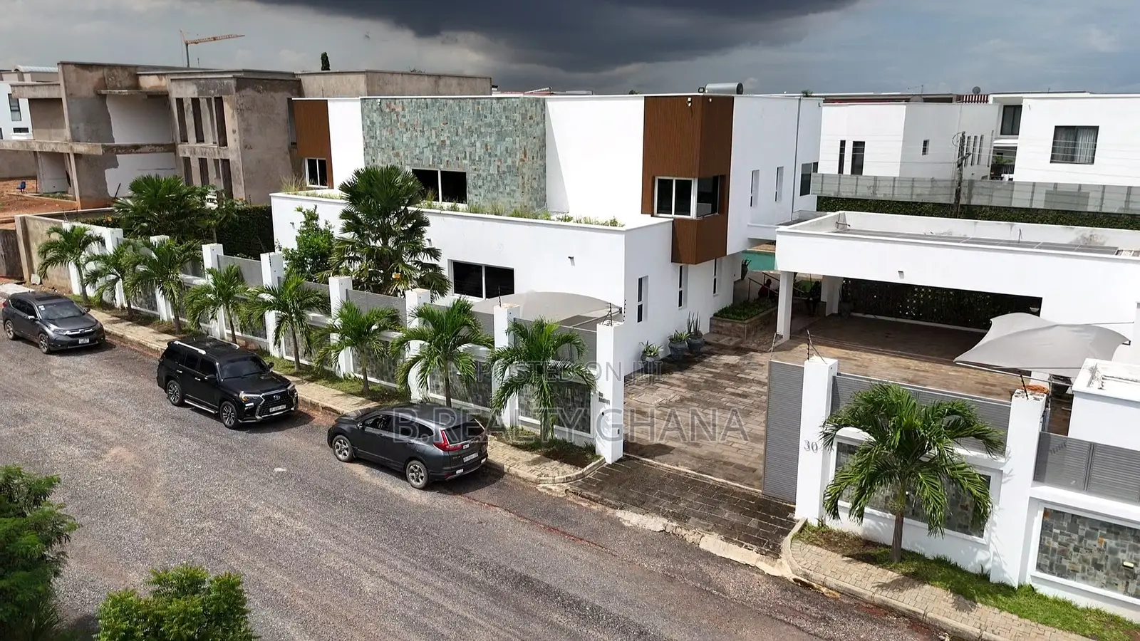 4bdrm House in Airport Residential Area for sale in Airport Residential Area
