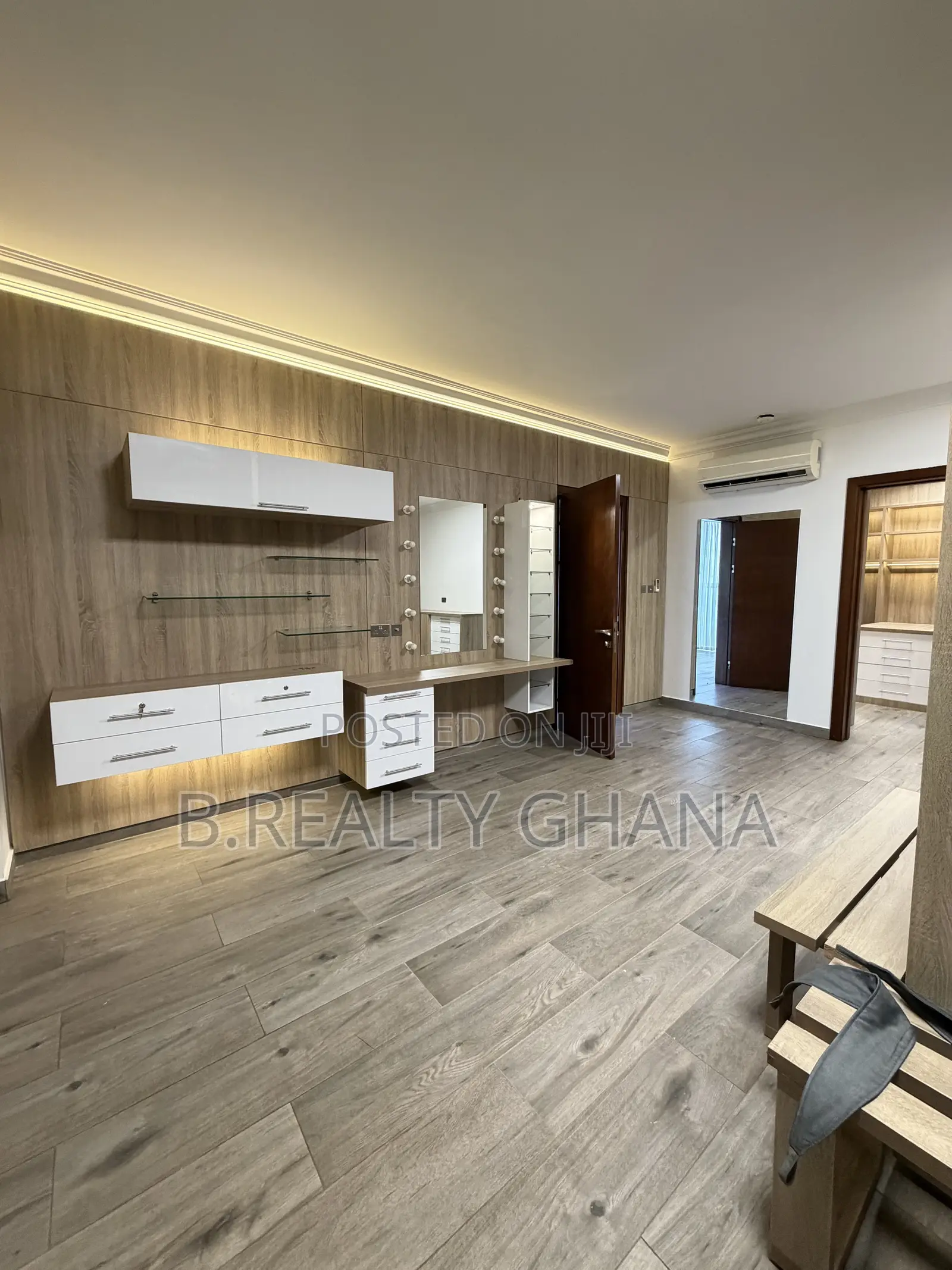 4bdrm House in Airport Residential Area for sale in Airport Residential Area