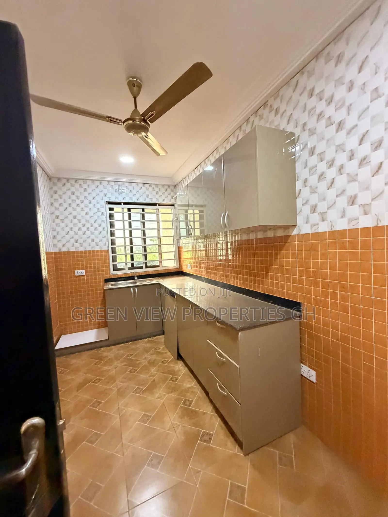 4bdrm Duplex in Oyibi for rent in Oyibi