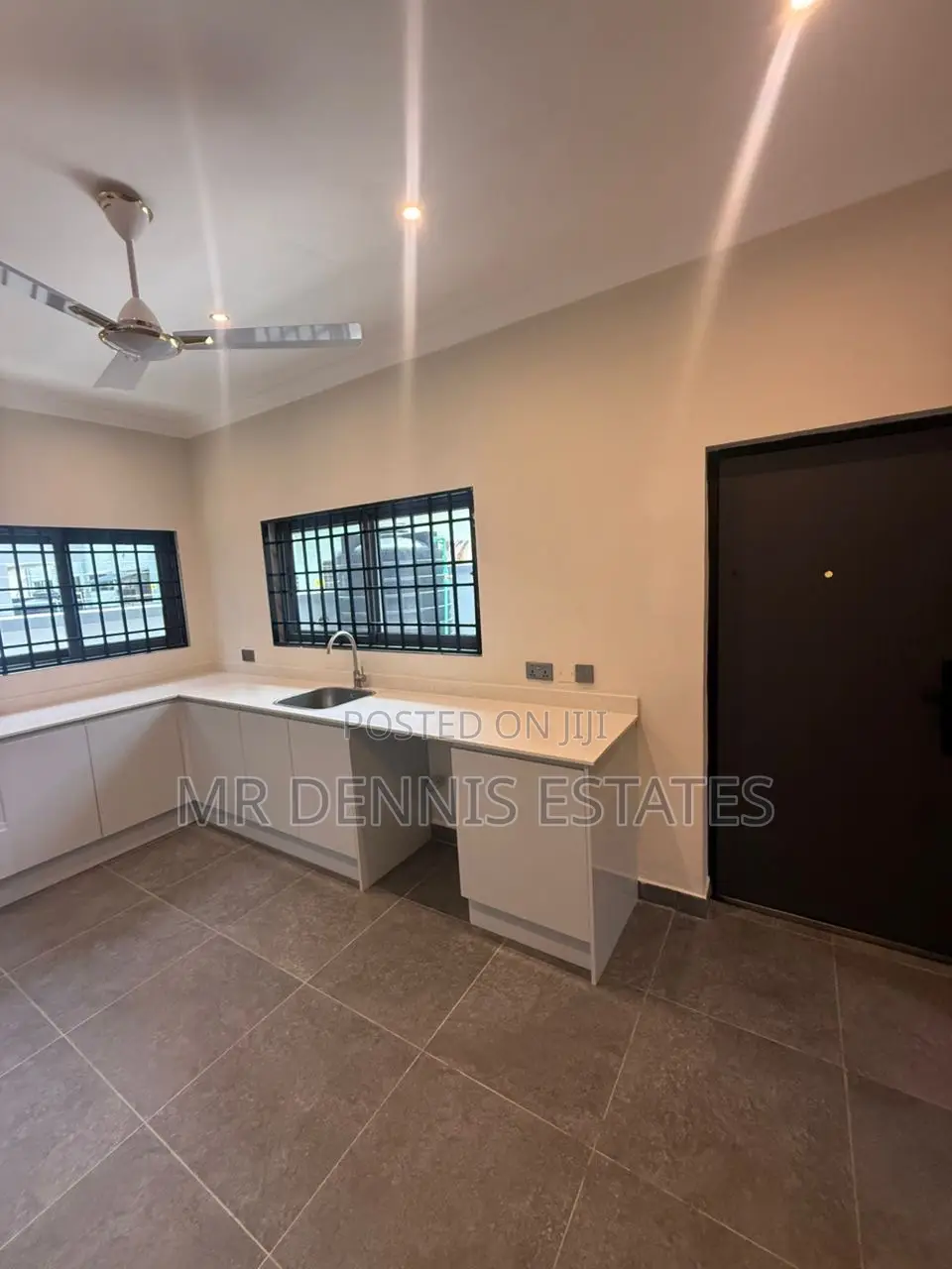 4bdrm Duplex in Mallam Gbawe Top for rent in Top Base