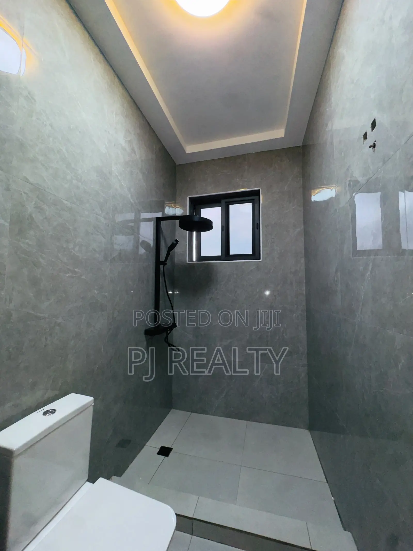 4bdrm House in East Legon for sale in East Legon