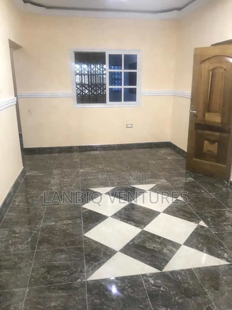 6bdrm House in Pokuase for rent in Pokuase