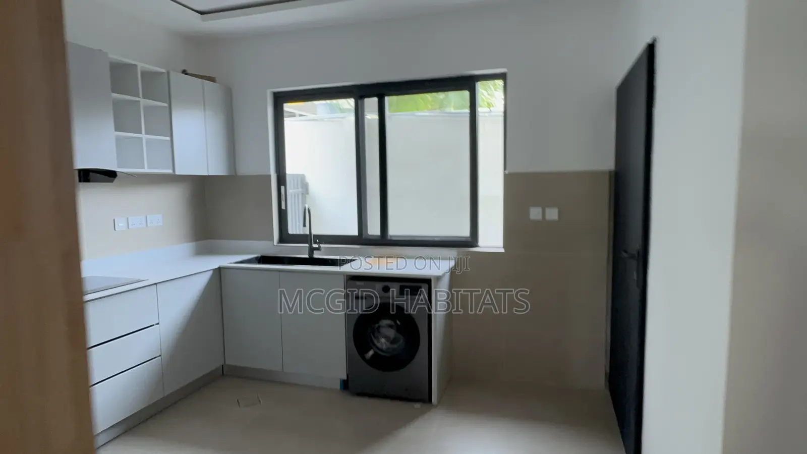 Furnished 4bdrm Townhouse / Terrace in East Legon for rent in East Legon