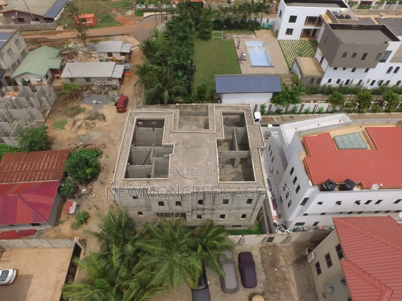 6bdrm Duplex in Adenta Frafraha, Accra Metropolitan for sale in Accra Metropolitan