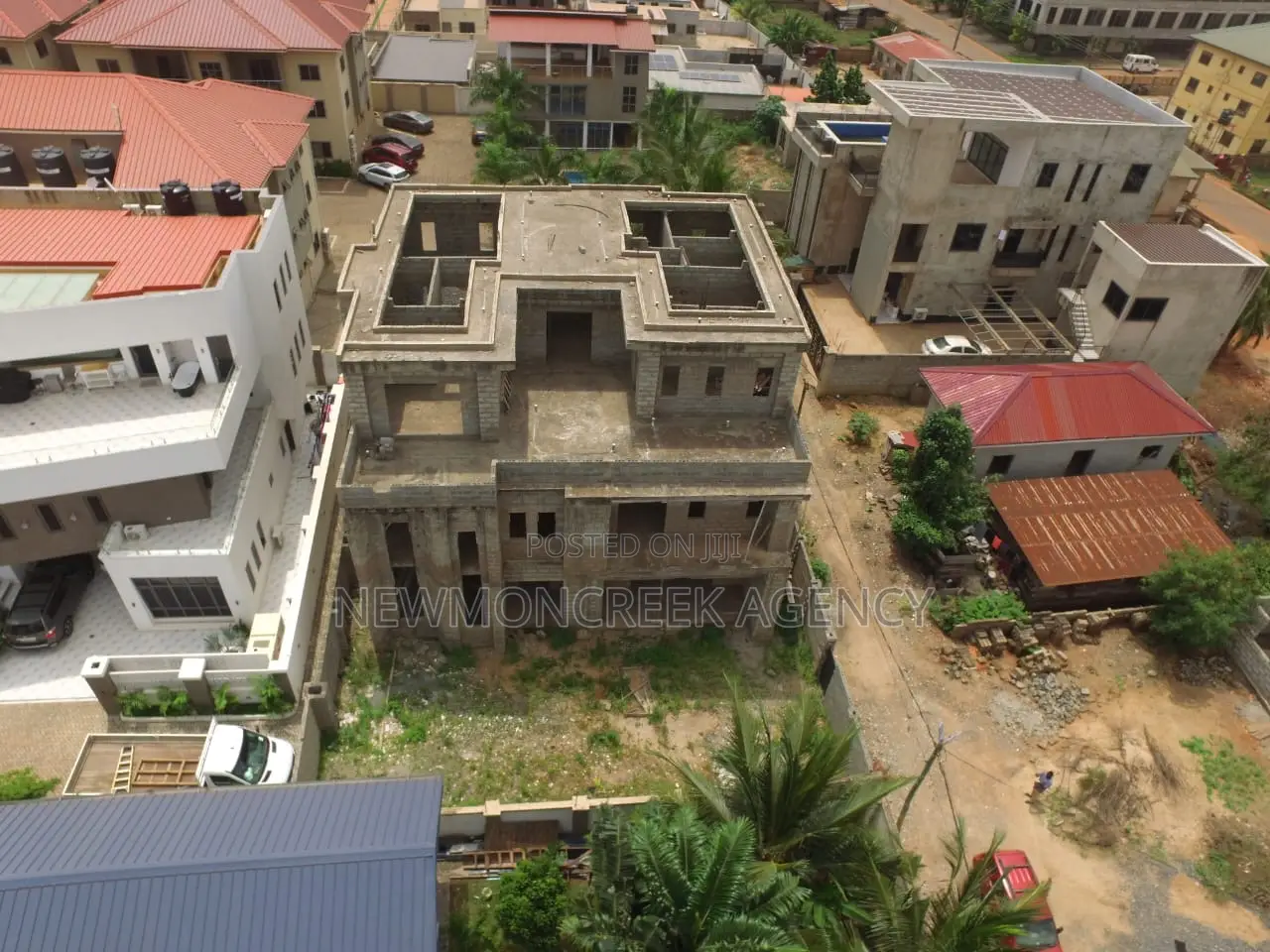 6bdrm Duplex in Adenta Frafraha, Accra Metropolitan for sale in Accra Metropolitan